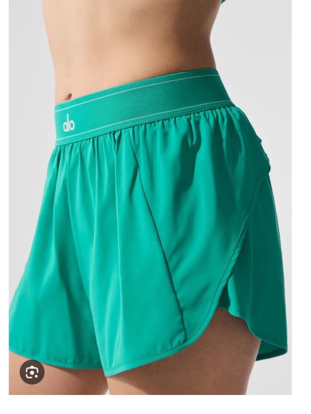 NWT small Alo Yoga Spruce Green Match Point Short Athletic Running Shorts 2.5”